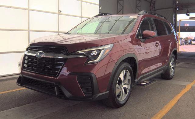 Used 2025 Subaru Ascent Premium AWD/4WD image 2