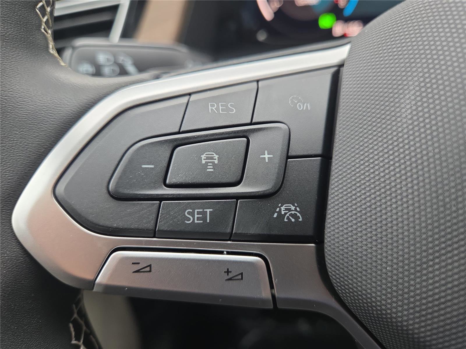 New 2026 Volkswagen Atlas SE image 16