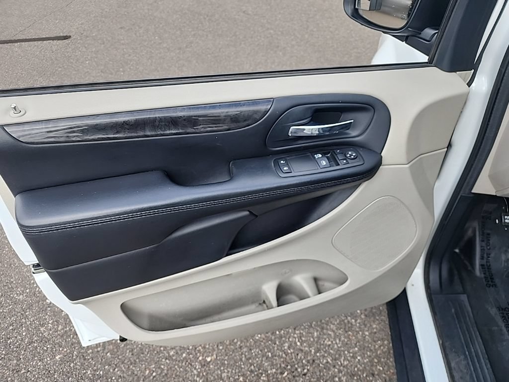 Used 2014 RAM C/V Tradesman FWD image 8