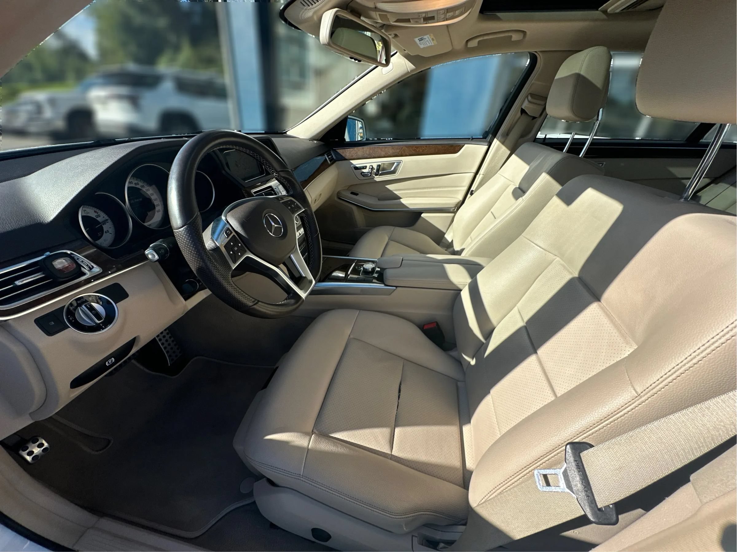 Used 2015 Mercedes-Benz E 350 4MATIC Sedan image 9