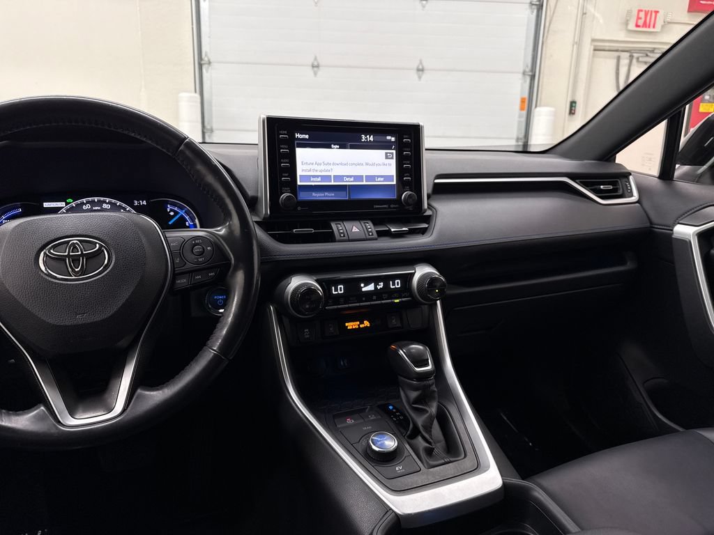 Used 2019 Toyota RAV4 XSE w/ XSE Weather Package AWD/4WD image 15