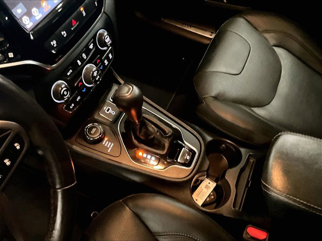 Used 2021 Jeep Cherokee Limited image 20