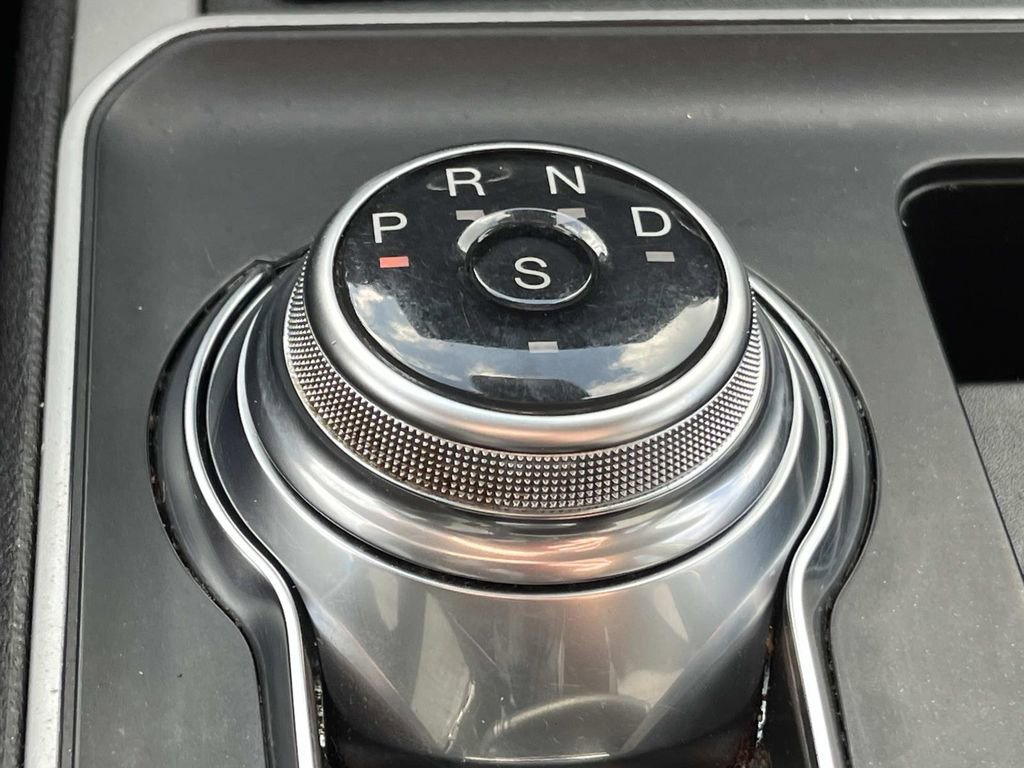 Used 2022 Ford Edge SE w/ Black Appearance Package image 22