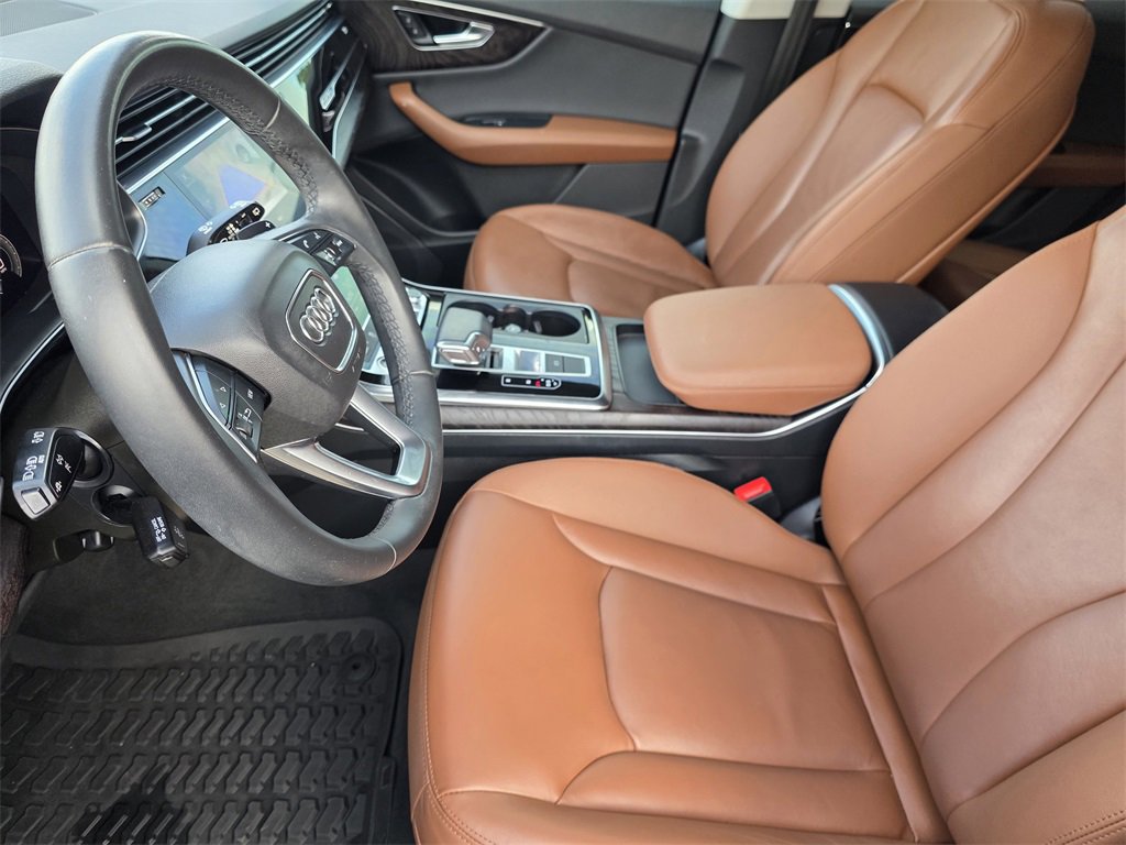 Used 2022 Audi Q8 Premium image 10