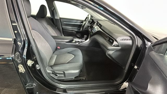 Used 2019 Toyota Camry LE FWD image 29