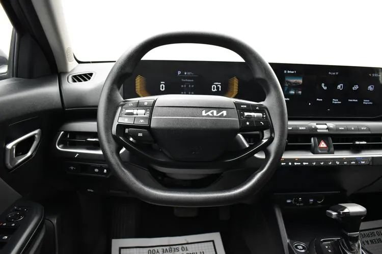 Used 2025 Kia K4 FWD image 19