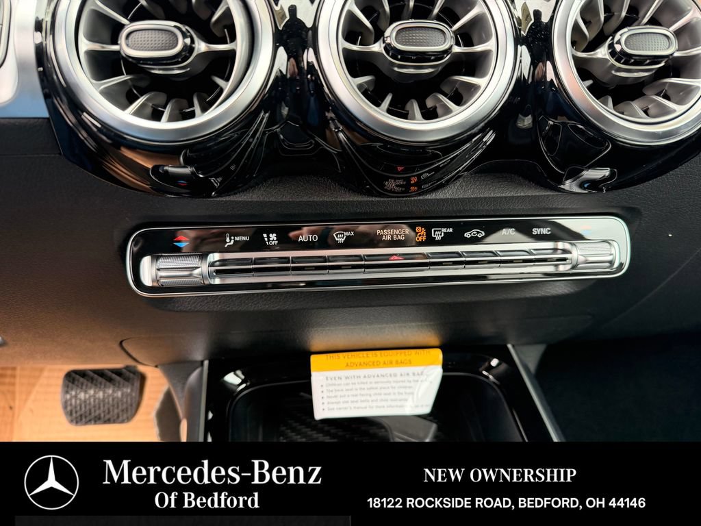 New 2026 Mercedes-Benz GLB 250 4MATIC image 17