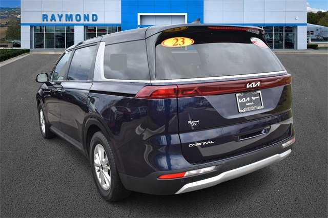 Certified 2023 Kia Carnival LX image 5