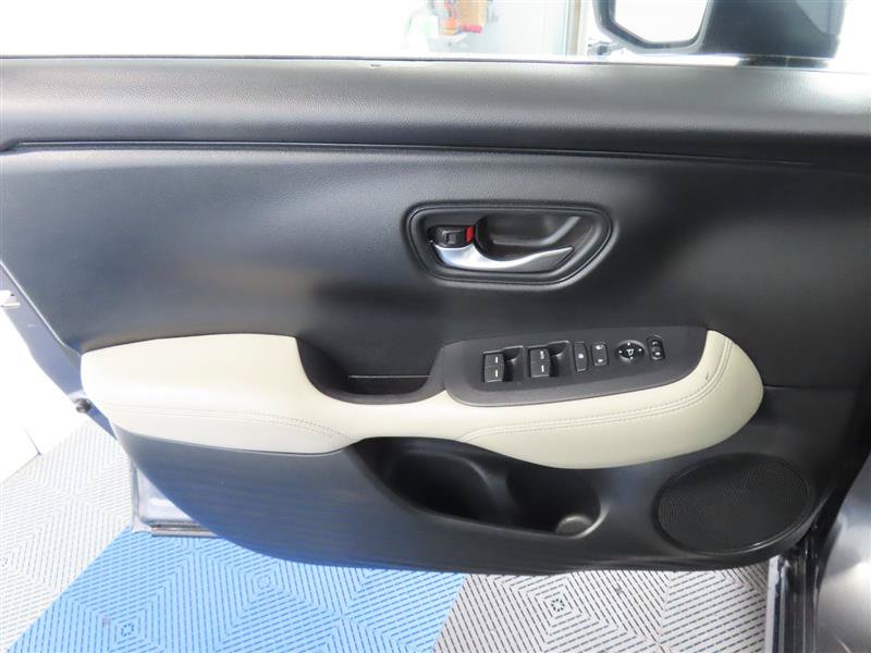 Used 2025 Honda HR-V LX image 15