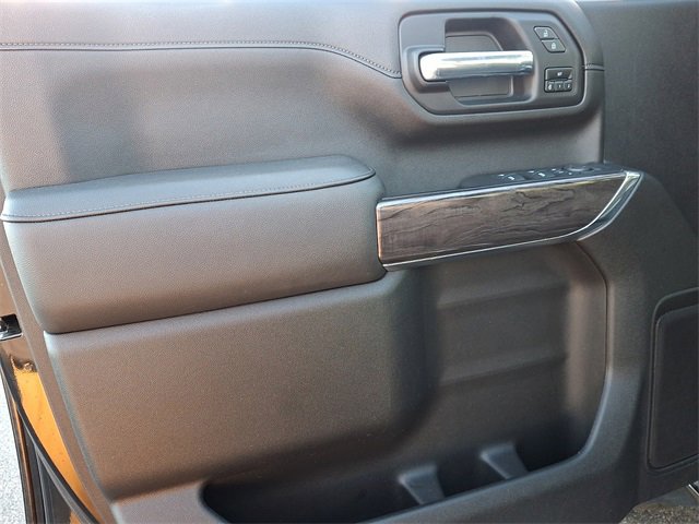 Used 2021 Chevrolet Silverado 2500 LTZ w/ LTZ Plus Package image 12