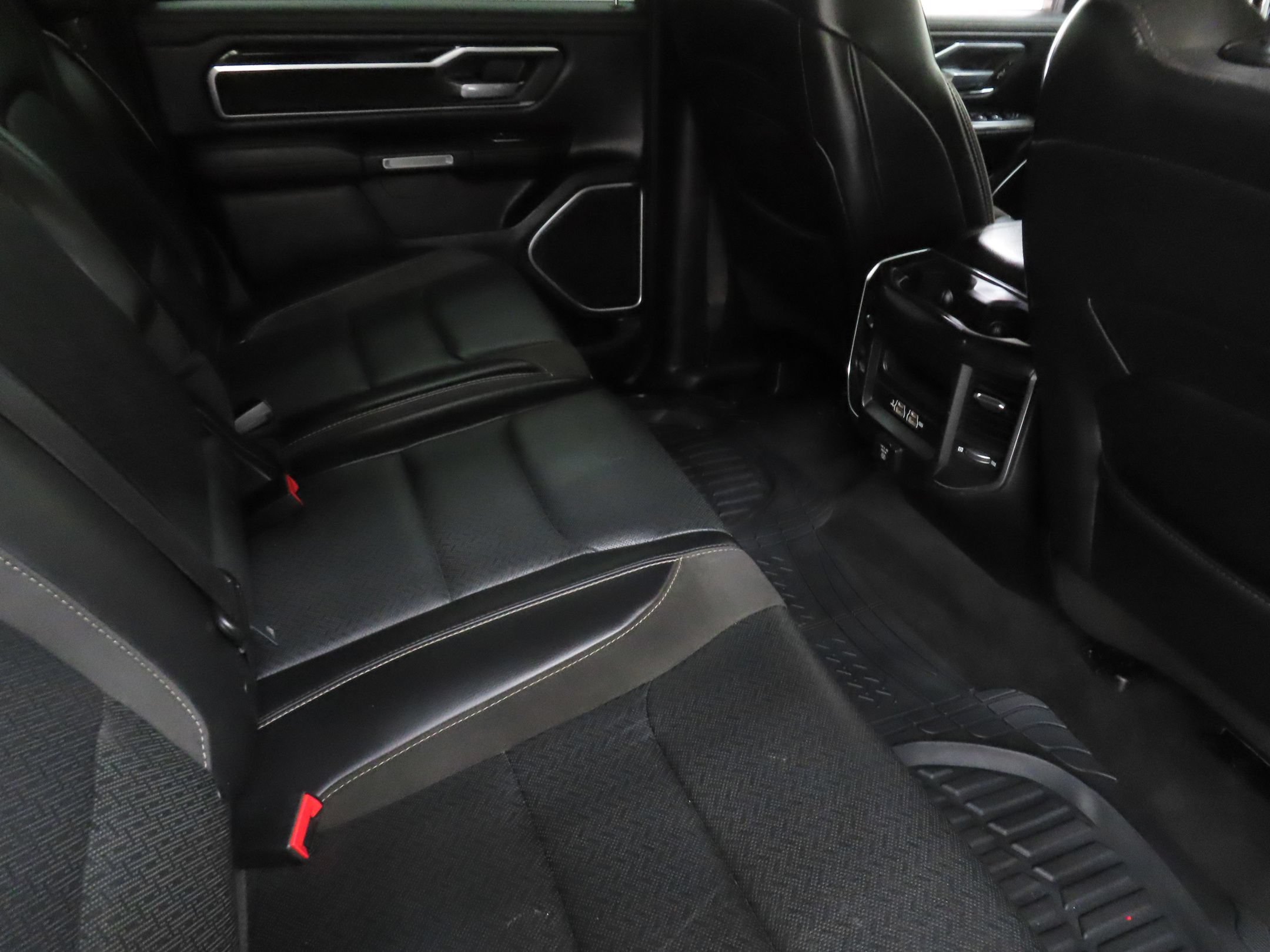 Used 2019 RAM 1500 Laramie w/ Sport Appearance Package AWD/4WD image 23