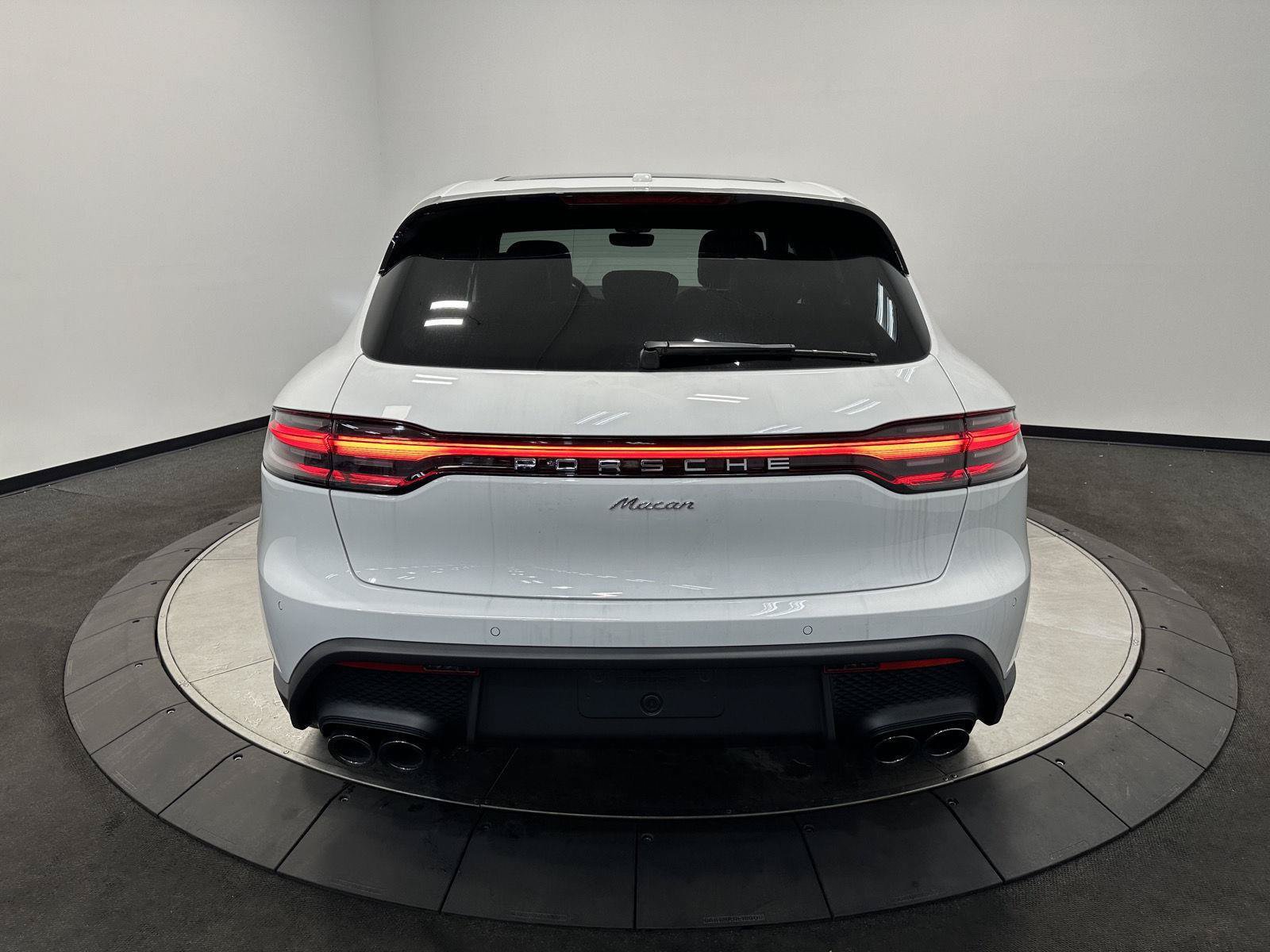 New 2026 Porsche Macan AWD/4WD image 6