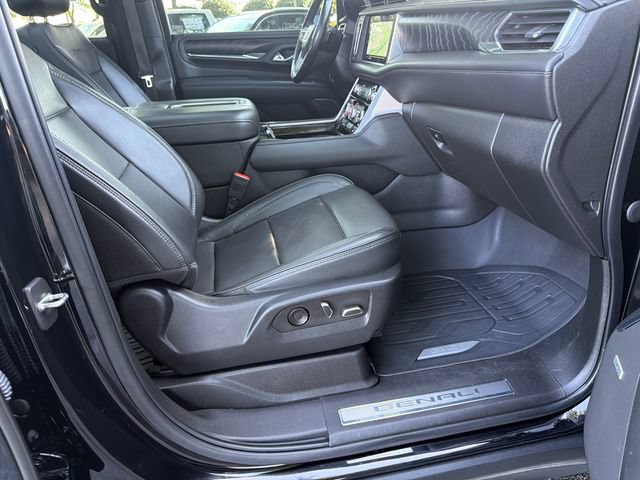 Used 2022 GMC Yukon XL Denali w/ Denali Premium Package AWD/4WD image 13