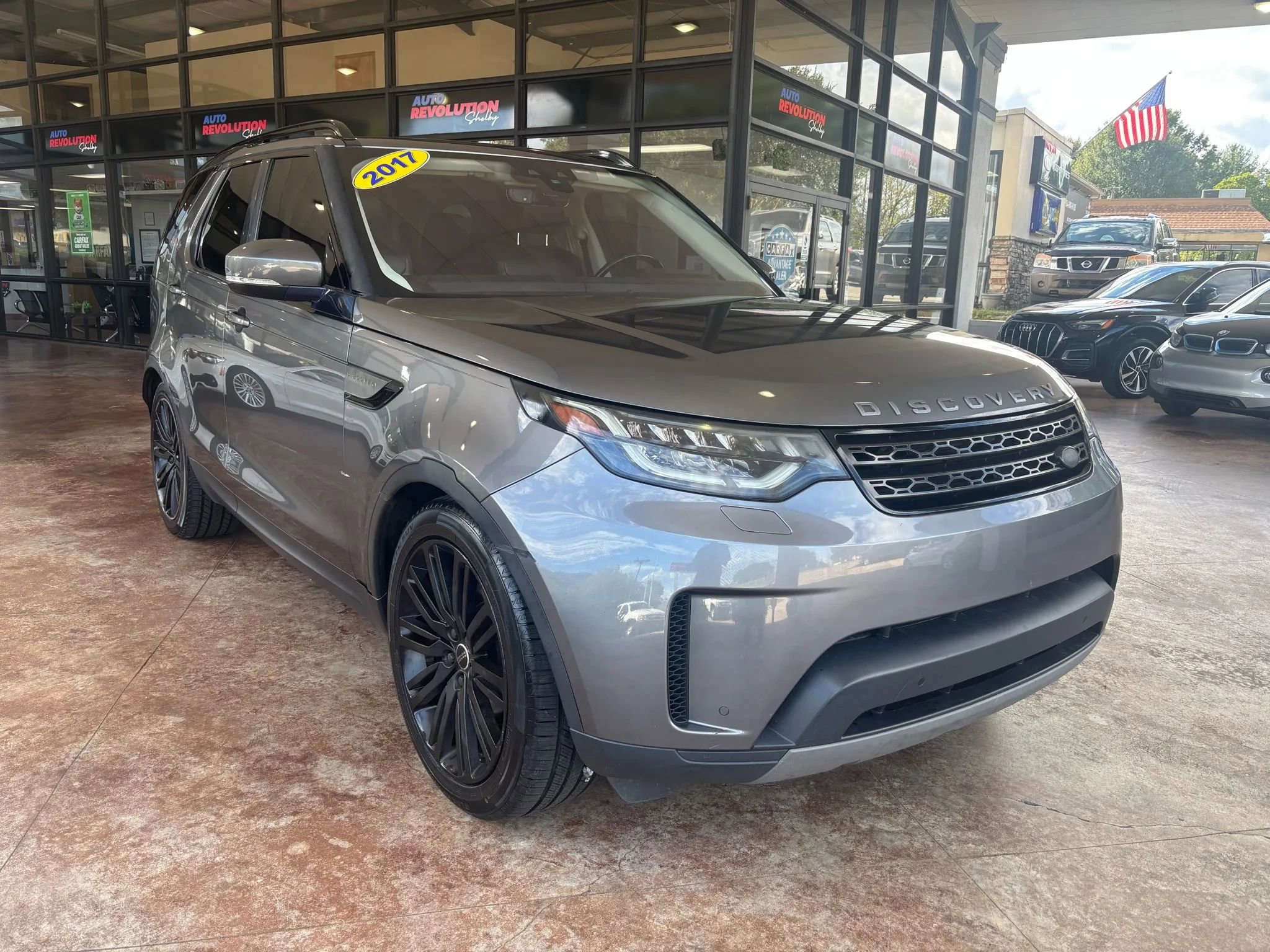 Used 2017 Land Rover Discovery SE