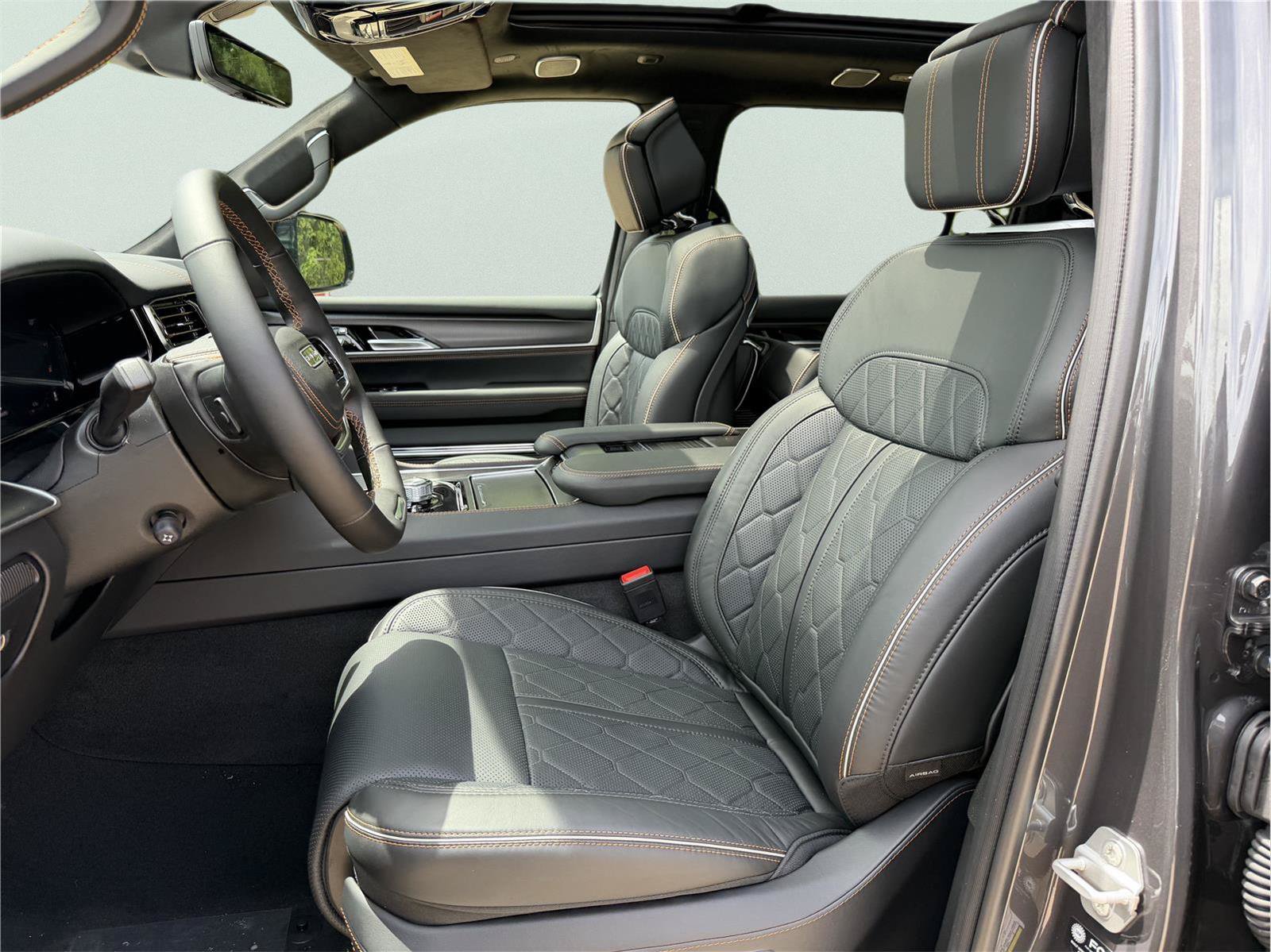 New 2026 Jeep Grand Wagoneer Summit AWD/4WD image 13