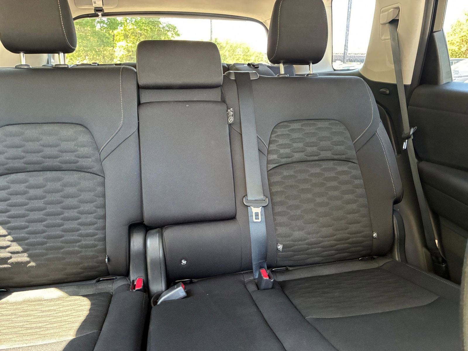 Used 2025 Nissan Pathfinder SV image 39