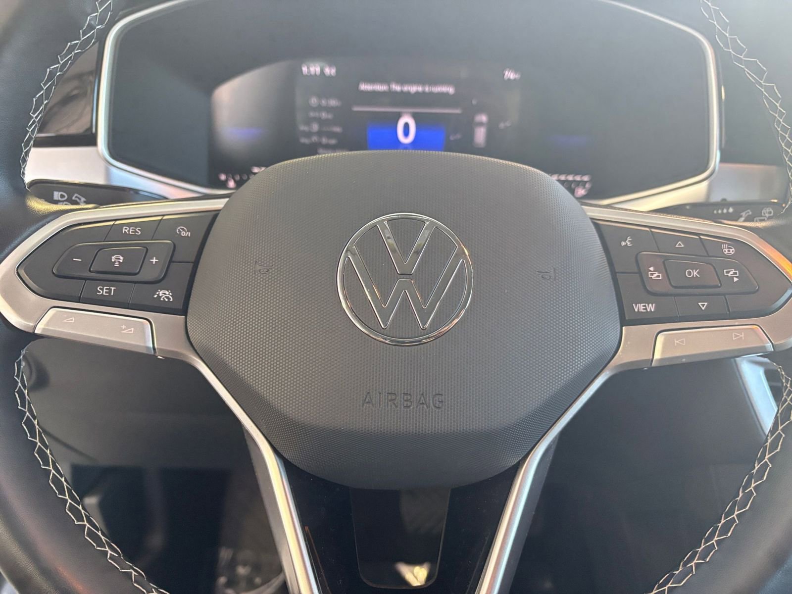 Used 2025 Volkswagen Taos SE image 33