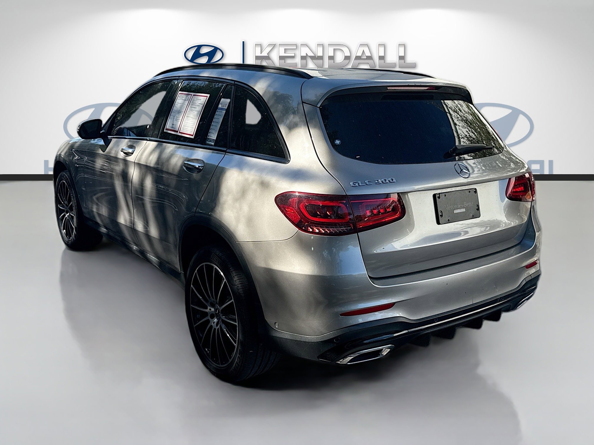 Used 2022 Mercedes-Benz GLC 300 w/ AMG Line image 4