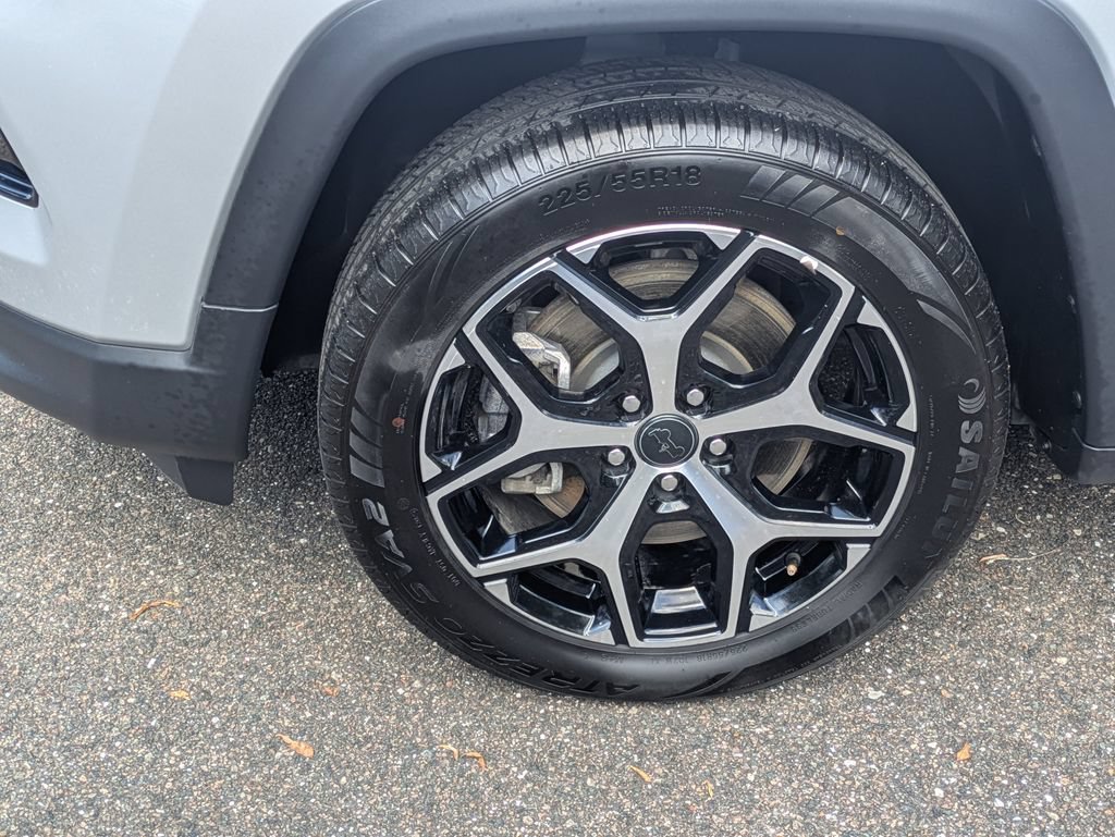 Used 2025 Jeep Compass Limited AWD/4WD image 11