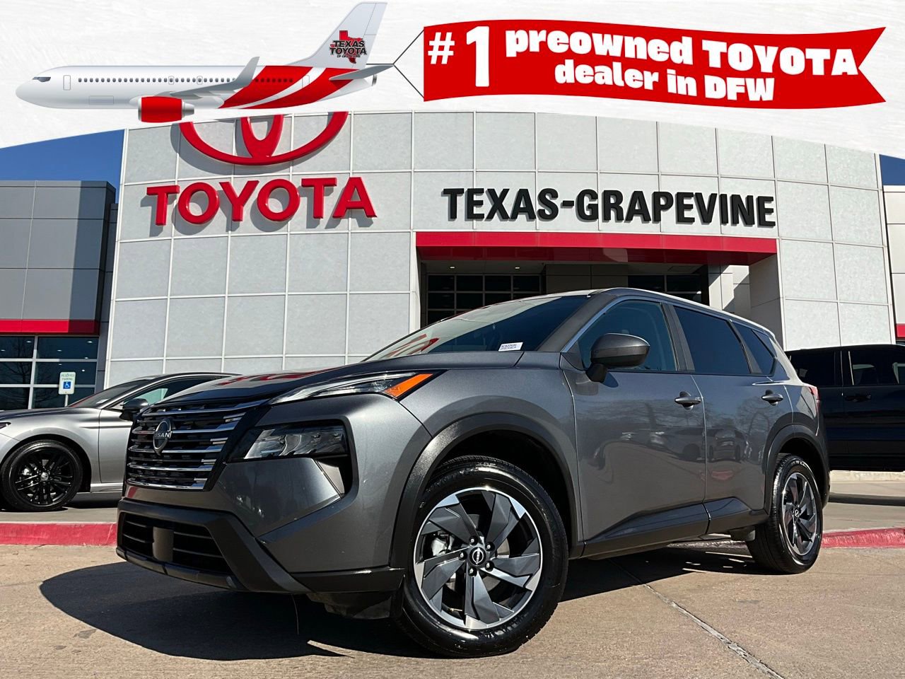 Used 2025 Nissan Rogue SV image 1