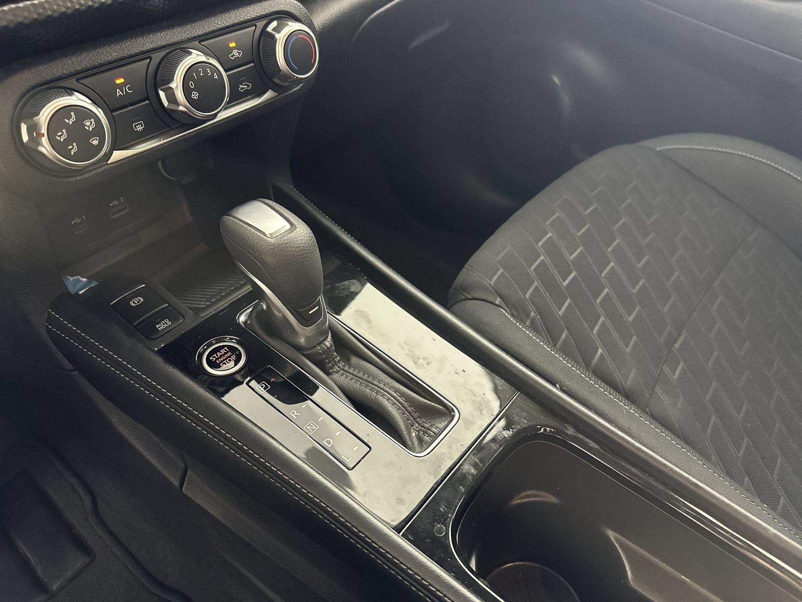 Certified 2024 Nissan Kicks SV FWD image 21