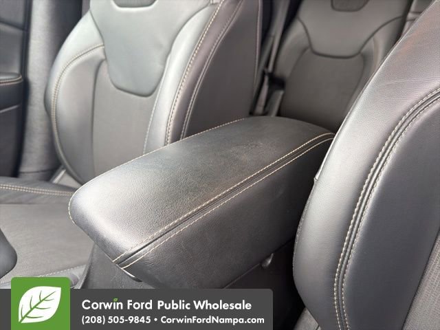 Used 2018 Jeep Cherokee Latitude Plus w/ Cold Weather Group image 21