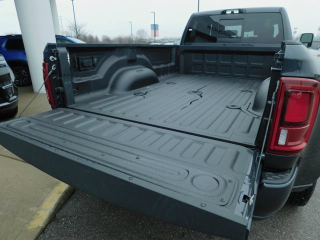 New 2026 RAM 3500 Laramie AWD/4WD image 39