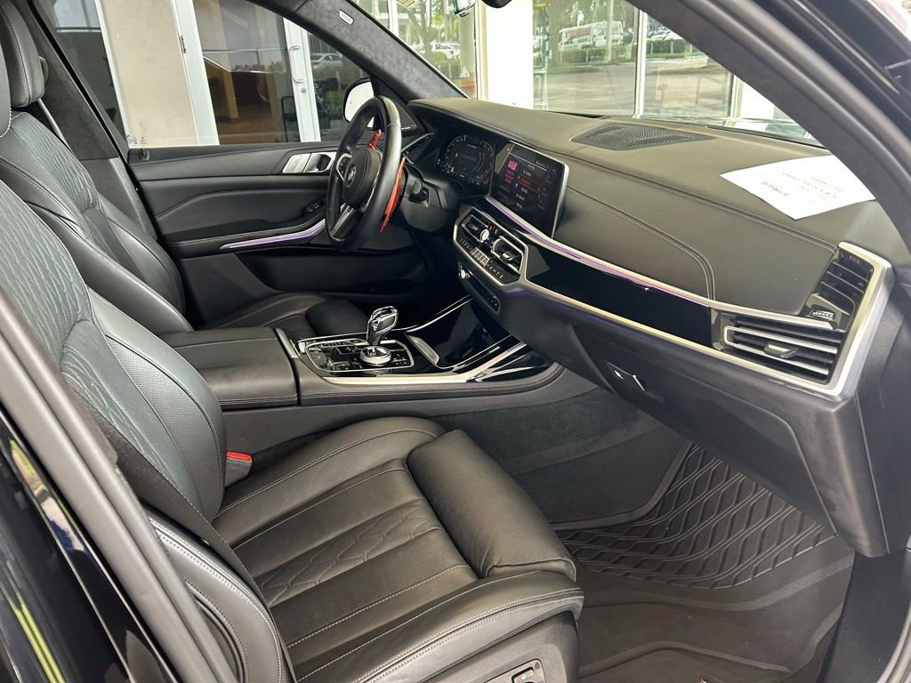 Used 2021 BMW X7 M50i AWD/4WD image 26