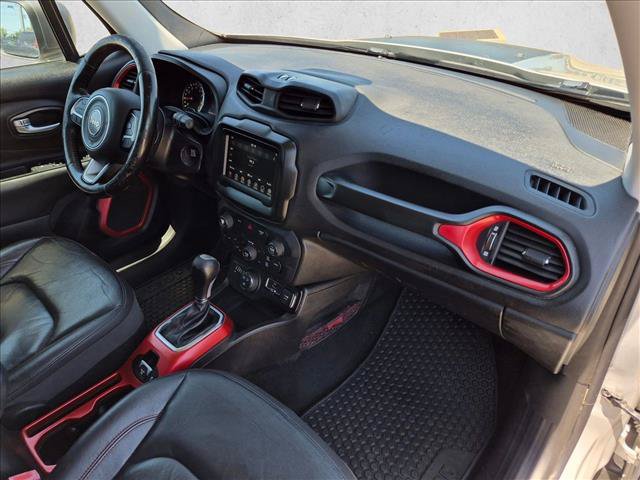 Used 2018 Jeep Renegade Trailhawk AWD/4WD image 22