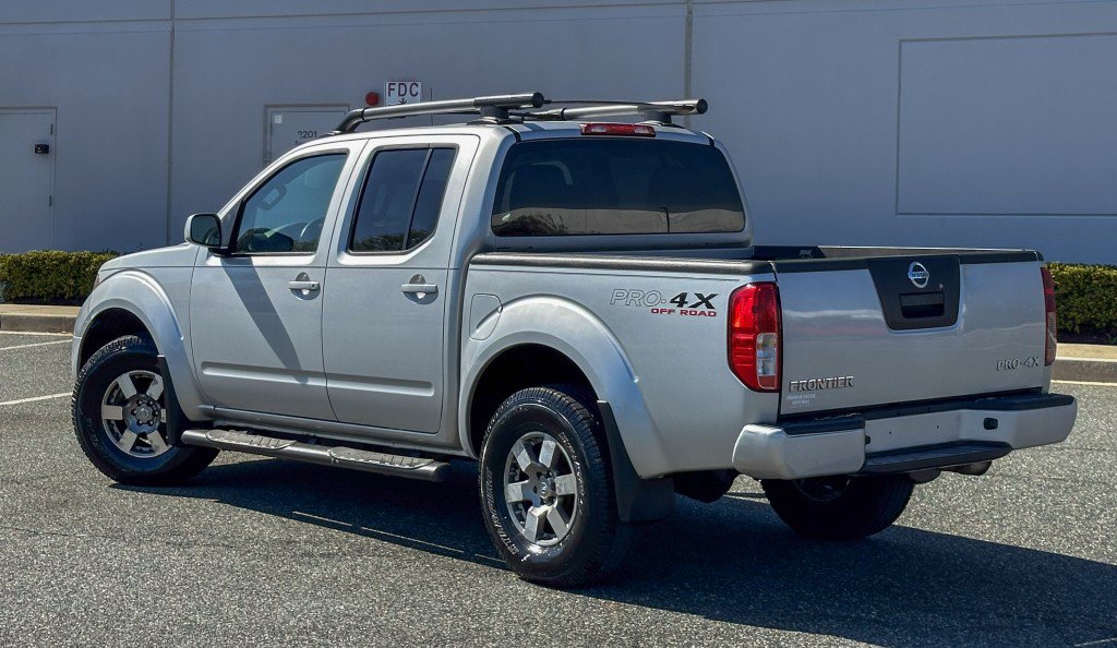Used 2012 Nissan Frontier PRO-4X w/ Pro-4x Luxury Pkg AWD/4WD image 10