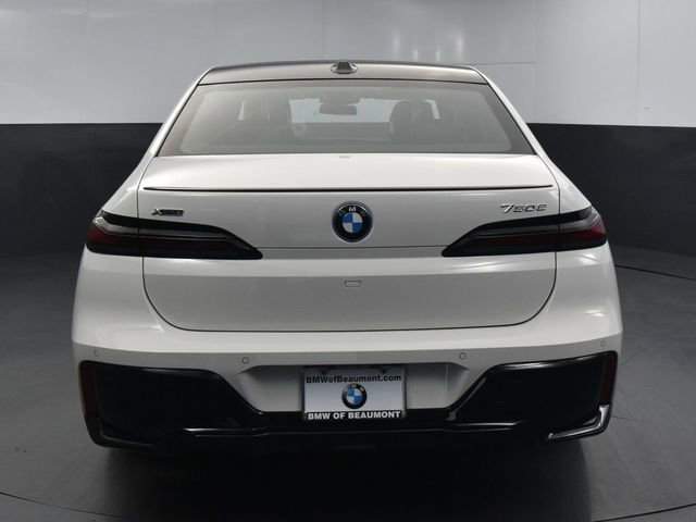 Certified 2024 BMW 750e xDrive w/ Executive Package AWD/4WD image 11