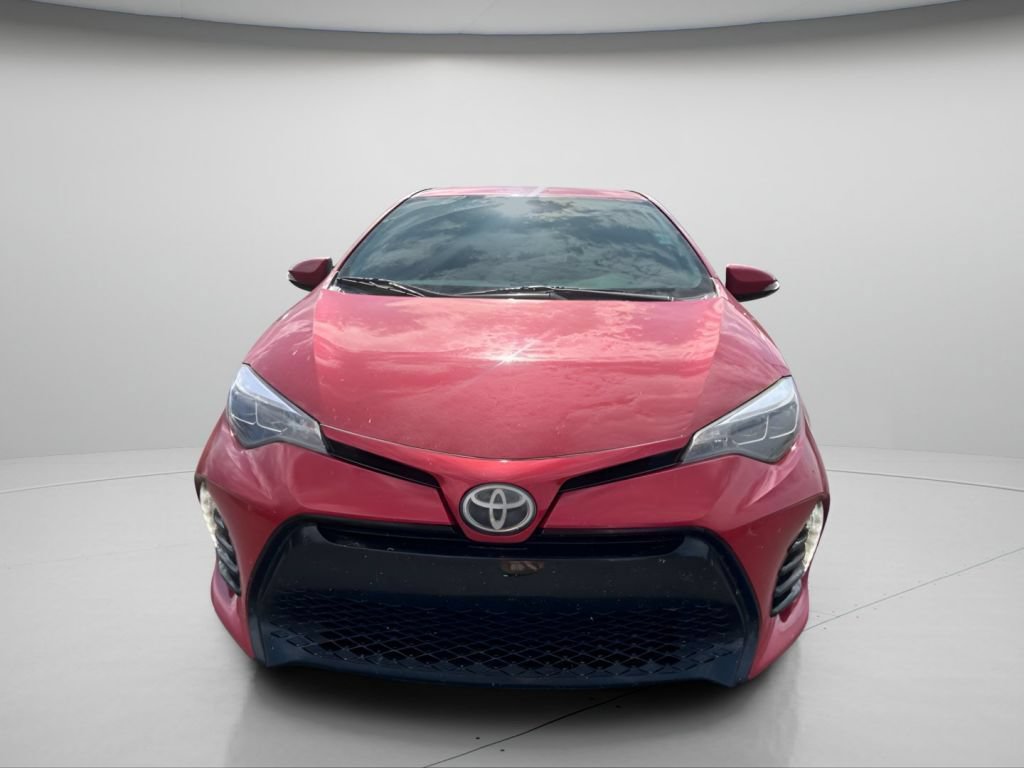Used 2017 Toyota Corolla SE w/ SE Premium Package FWD image 3