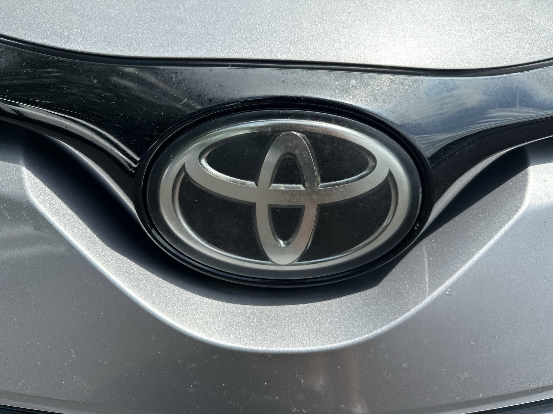 Used 2018 Toyota C-HR XLE FWD image 29