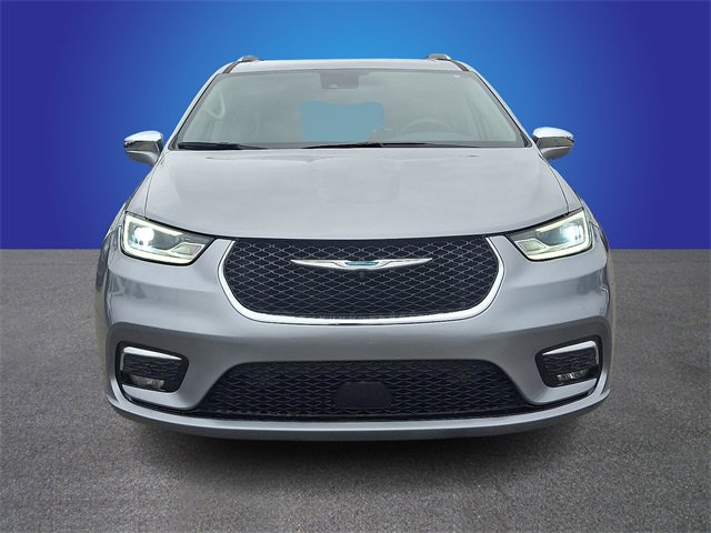 Used 2021 Chrysler Pacifica Limited w/ Premium & Safety Sphere Group image 2