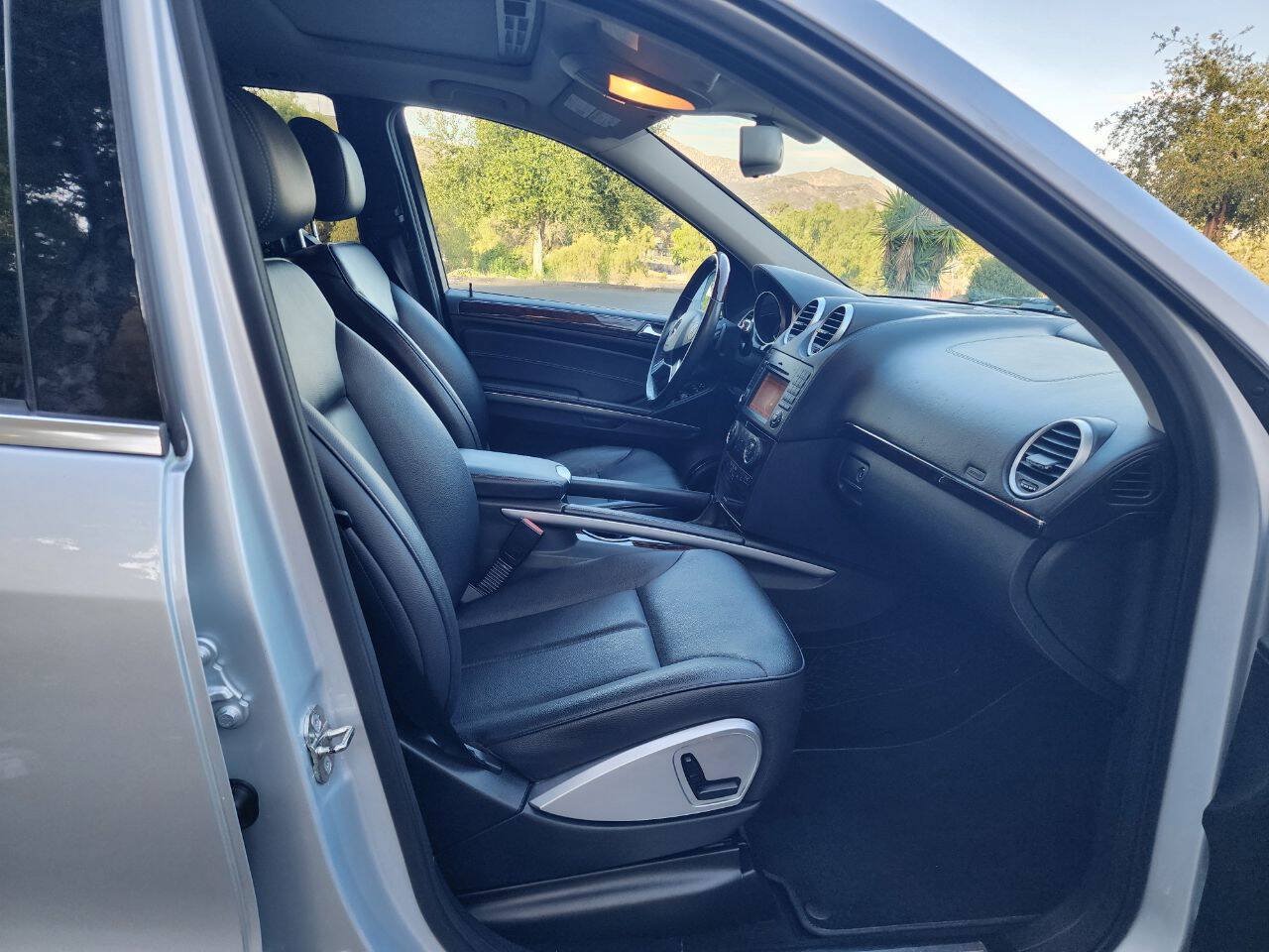Used 2010 Mercedes-Benz GL 450 4MATIC image 12