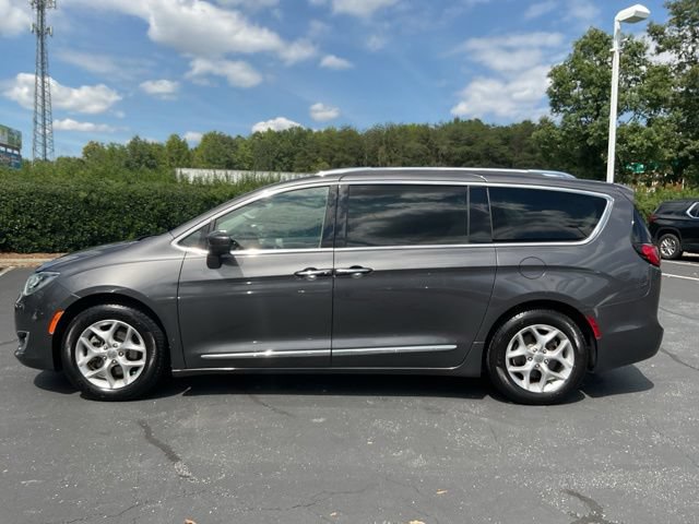 Used 2019 Chrysler Pacifica Touring-L Plus w/ Tire & Wheel Group FWD image 14