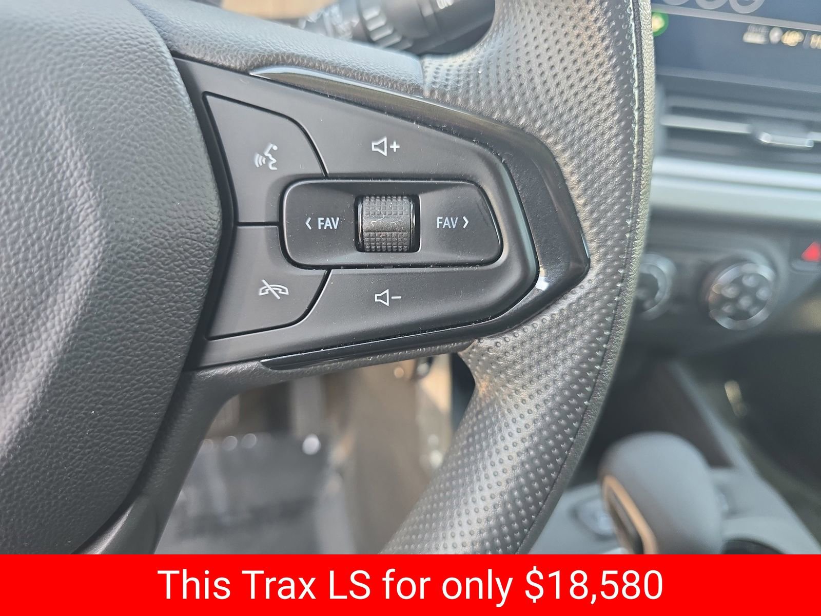 Used 2024 Chevrolet Trax LS image 23