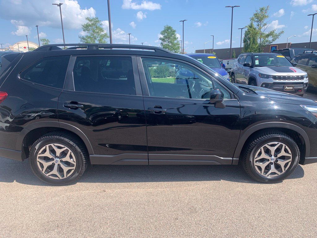 Used 2020 Subaru Forester Premium AWD/4WD image 7