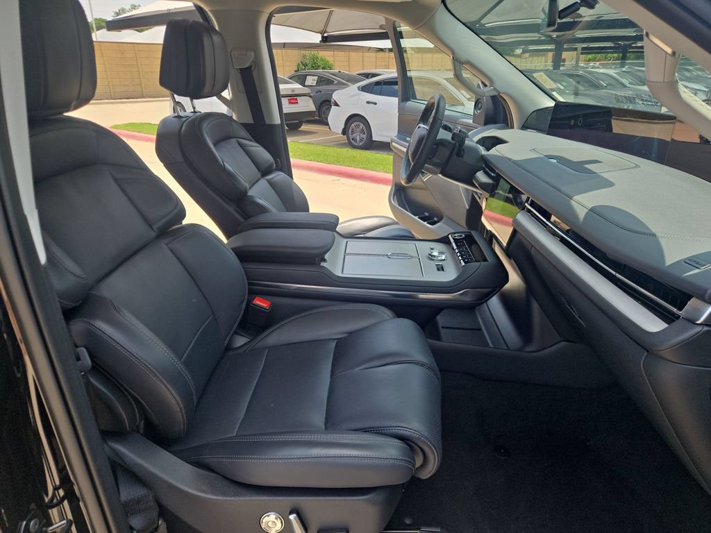 Used 2026 Lincoln Navigator Reserve AWD/4WD image 14