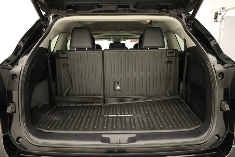 Used 2023 Toyota Highlander XLE image 38