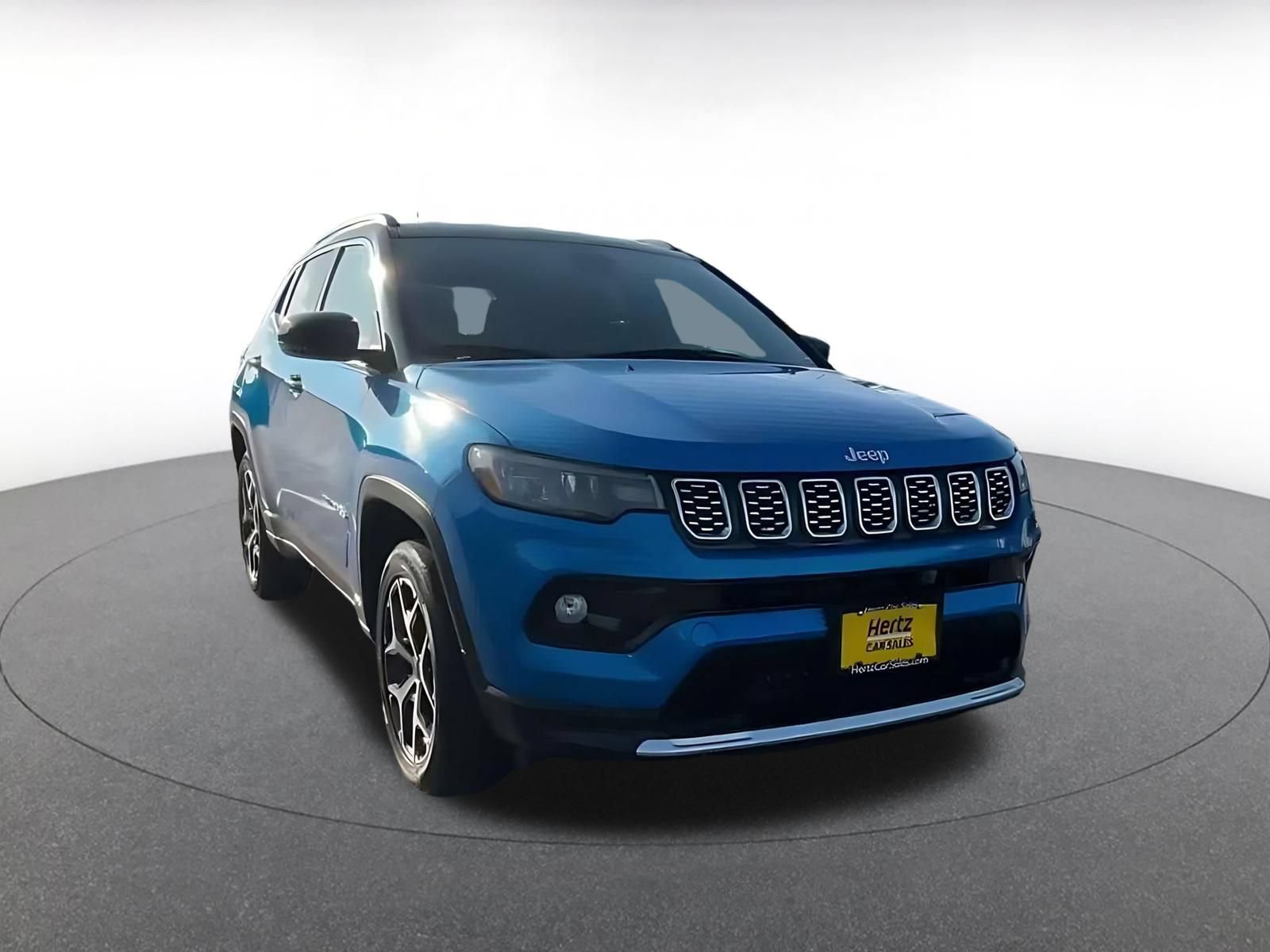 Used 2025 Jeep Compass Limited AWD/4WD image 3