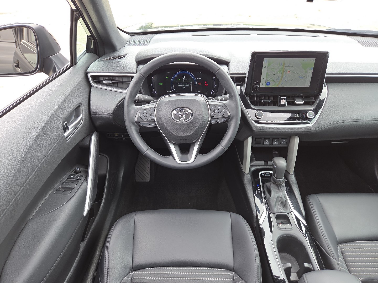 Used 2024 Toyota Corolla Cross AWD Hybrid w/ Convenience Package image 28