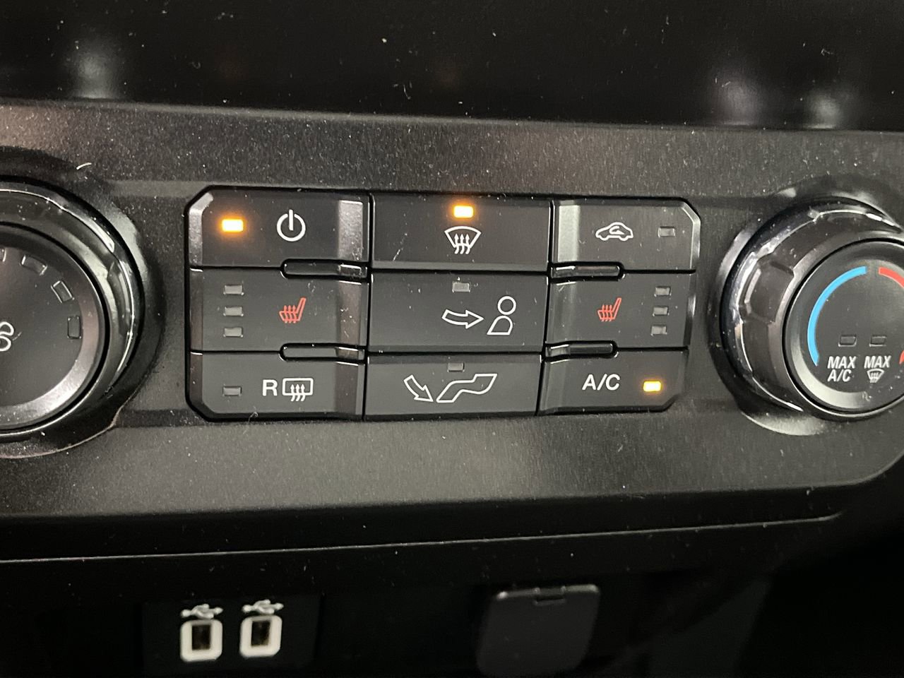 Used 2019 Ford F150 XLT w/ Equipment Group 302A Luxury AWD/4WD image 23