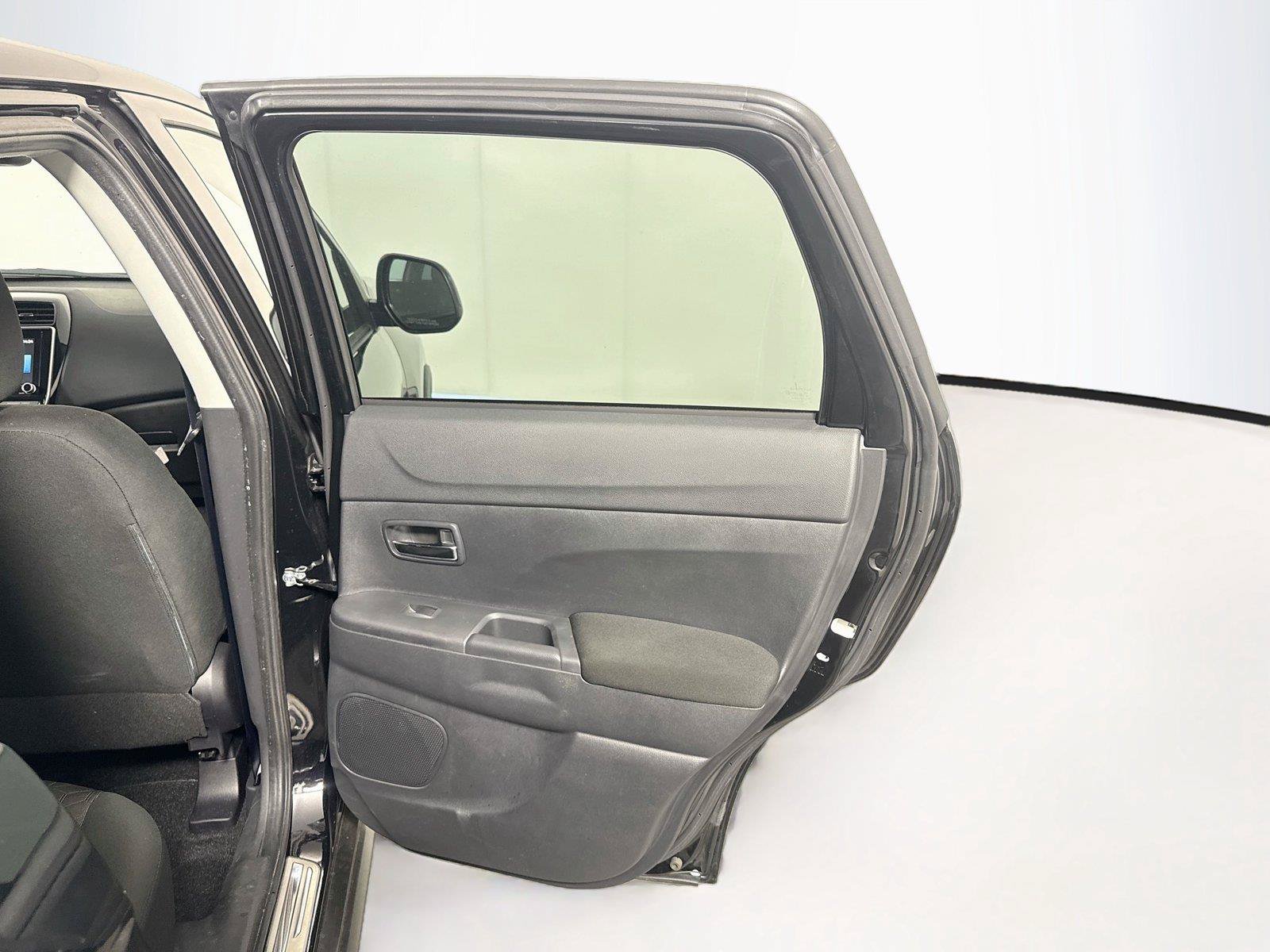 Used 2026 Mitsubishi Outlander Sport AWD image 41