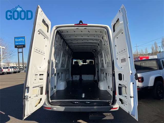 Used 2020 Mercedes-Benz Sprinter 2500 image 27