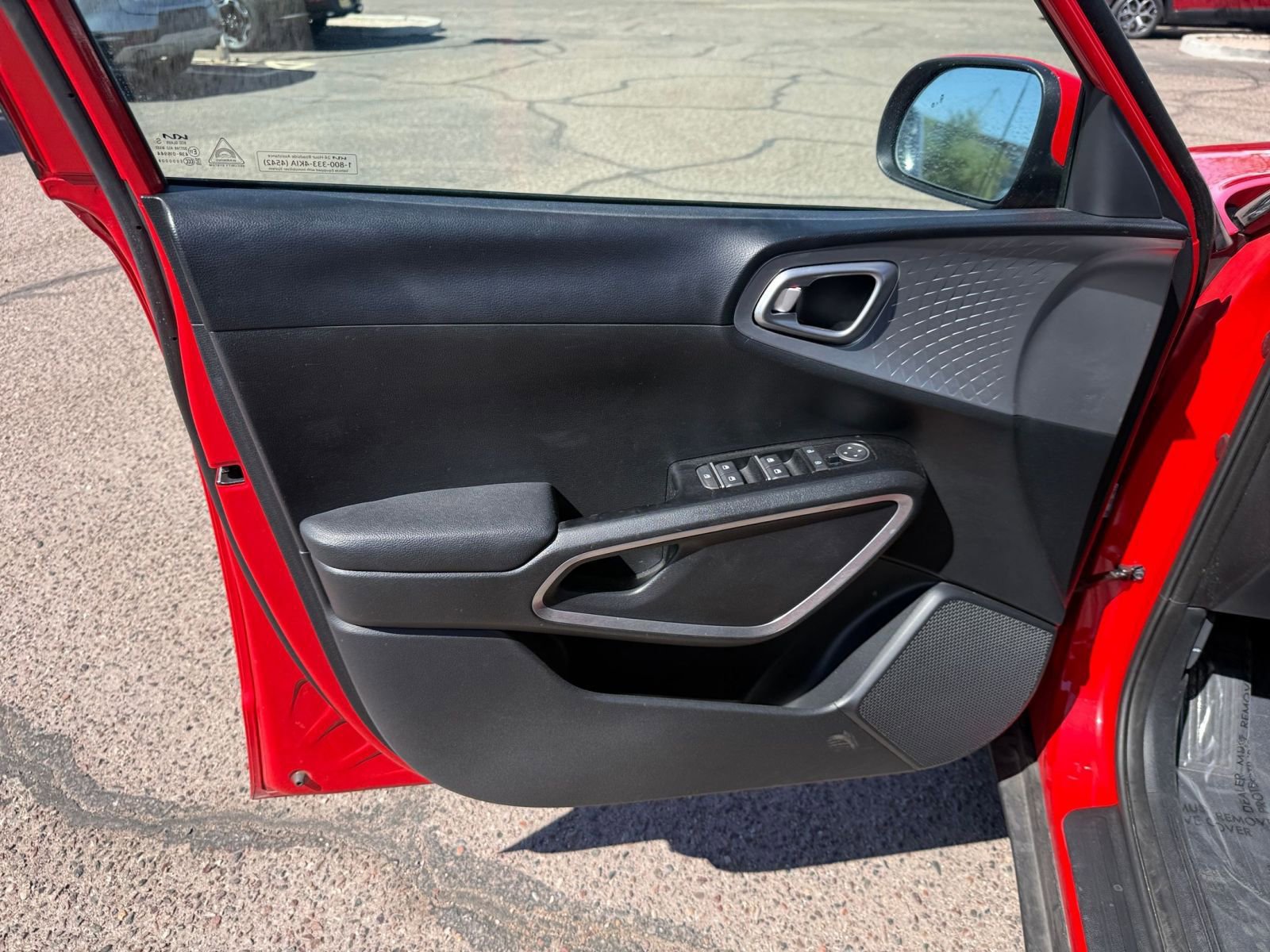 Used 2025 Kia Soul LX w/ LX Technology Package image 18