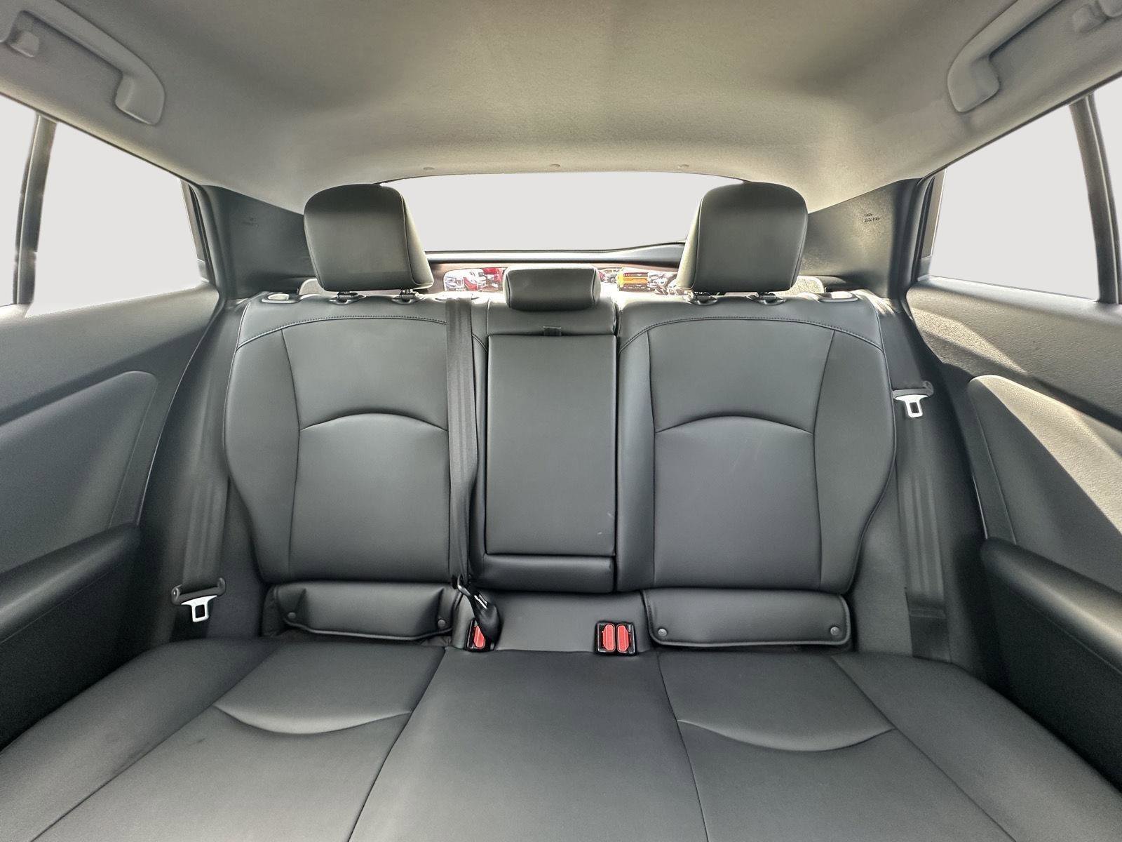 Used 2018 Toyota Prius Four w/ Advanced Technology Package FWD image 13