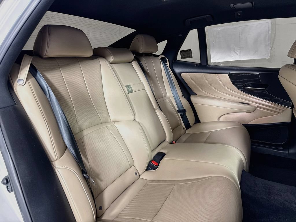 Used 2021 Lexus LS 500 w/ Accessory Package (Z2) RWD image 36