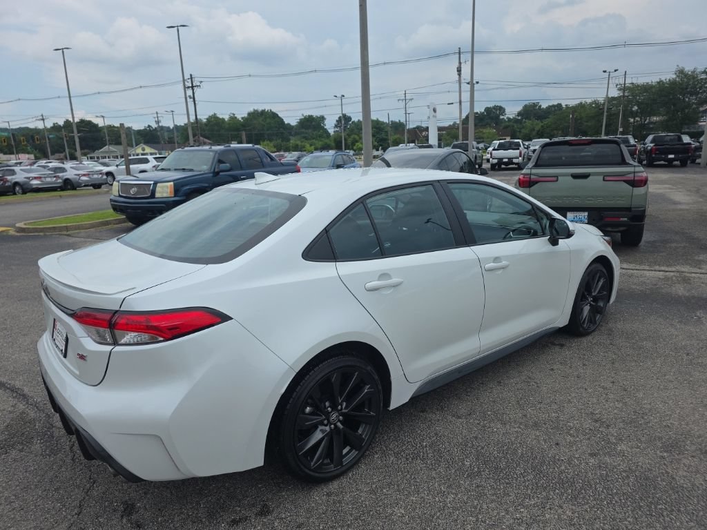 Used 2025 Toyota Corolla SE FWD image 4