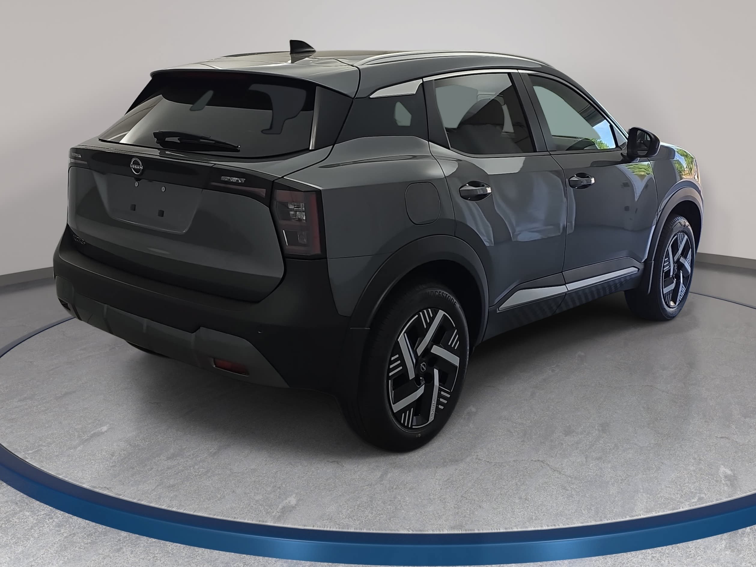 New 2026 Nissan Kicks SV w/ SV Premium Package FWD image 5
